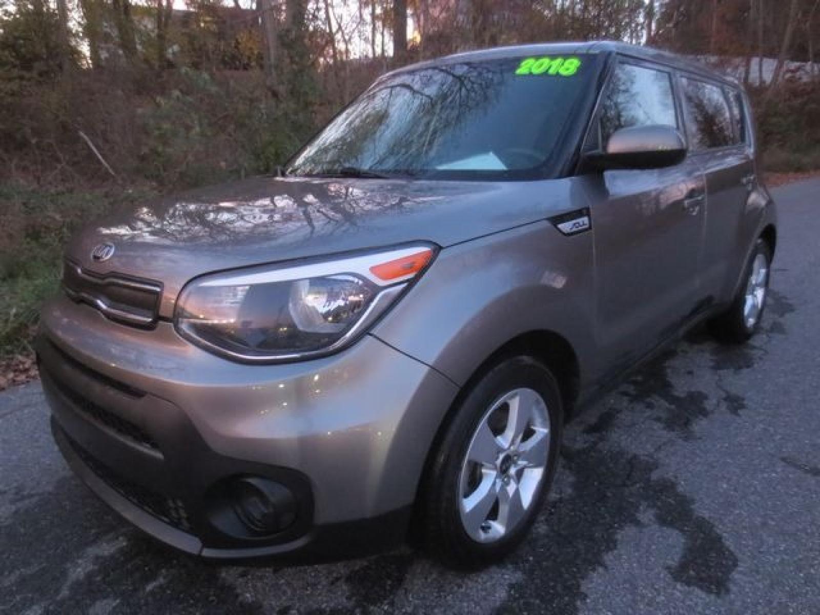 2018 Gray /Gray Kia Soul (KNDJN2A29J7) with an 4cyl engine, Automatic transmission, located at 270 US Route 6, Mahopac, NY, 10541, (845) 621-0895, 41.349022, -73.755280 - Photo #0